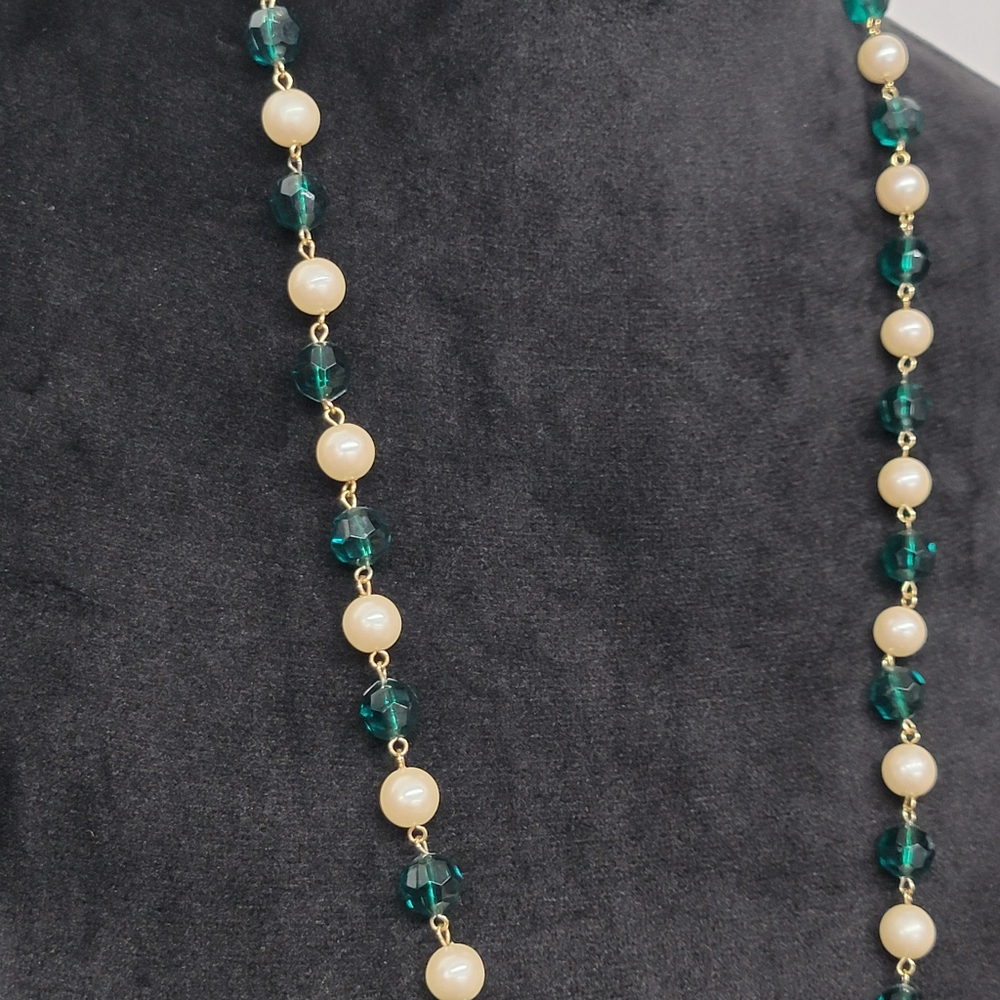 Emerald & Pearl bead necklace